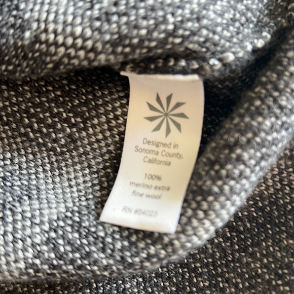 Athleta Dakota merino wool Windowpane sweater sz medium. - Picture 3 of 8